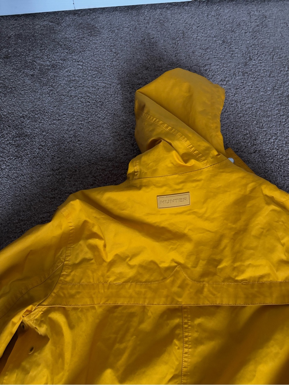 Hunter Yellow Hooded Utility Rain Jacket - Picture 12 of 13